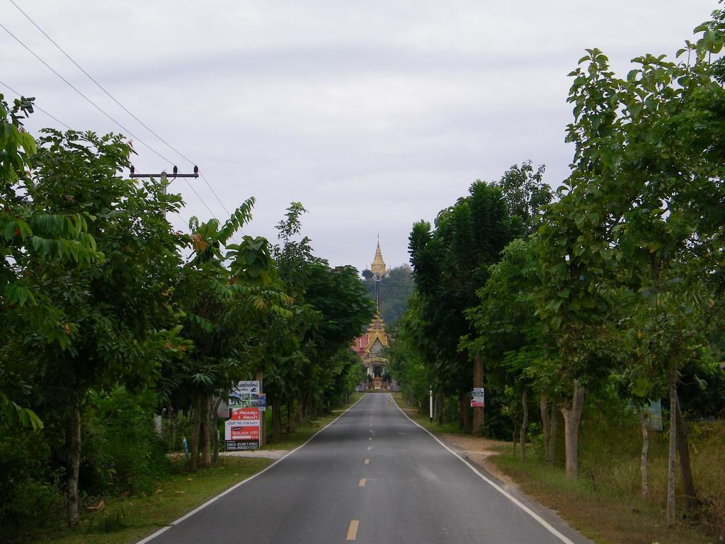 Banmon Makok Hotel Ban Makok Buitenkant foto